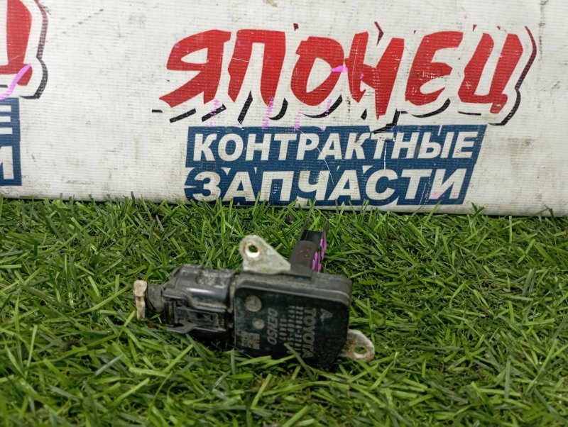 Расходомер воздушный TOYOTA VOXY ZRR70 3ZR-FE (б/у)