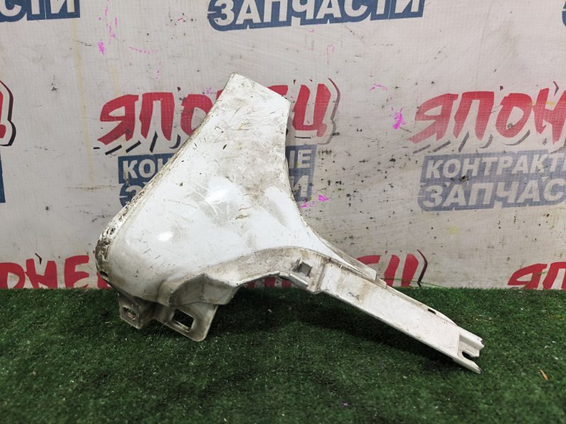 Накладка на крыло TOYOTA IST NCP60 2NZ-FE передняя левая (б/у)