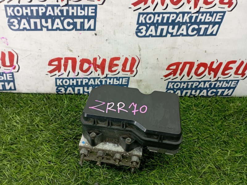 Блок abs TOYOTA VOXY ZRR70 3ZR-FE (б/у)