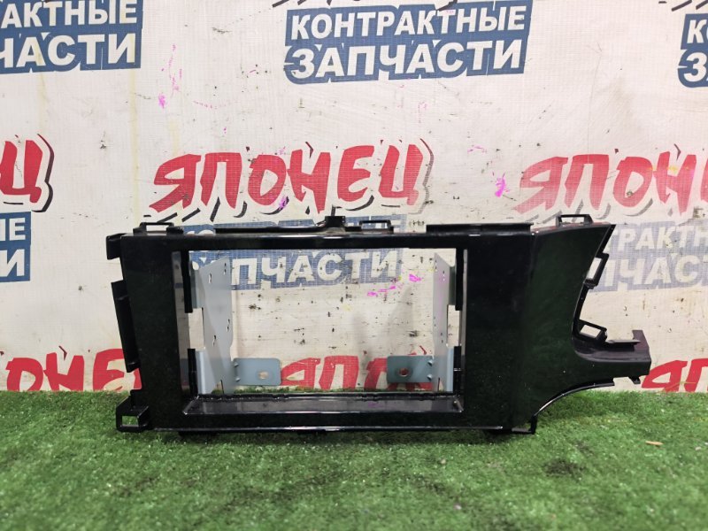 Консоль магнитофона HONDA SHUTTLE GP7 LEB (б/у)