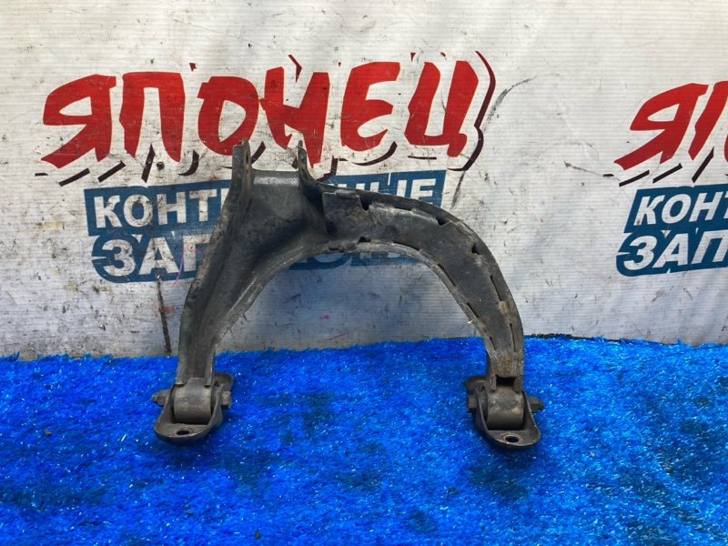 Рычаг верхний MITSUBISHI DIAMANTE F31A 6G72 задний левый (б/у)