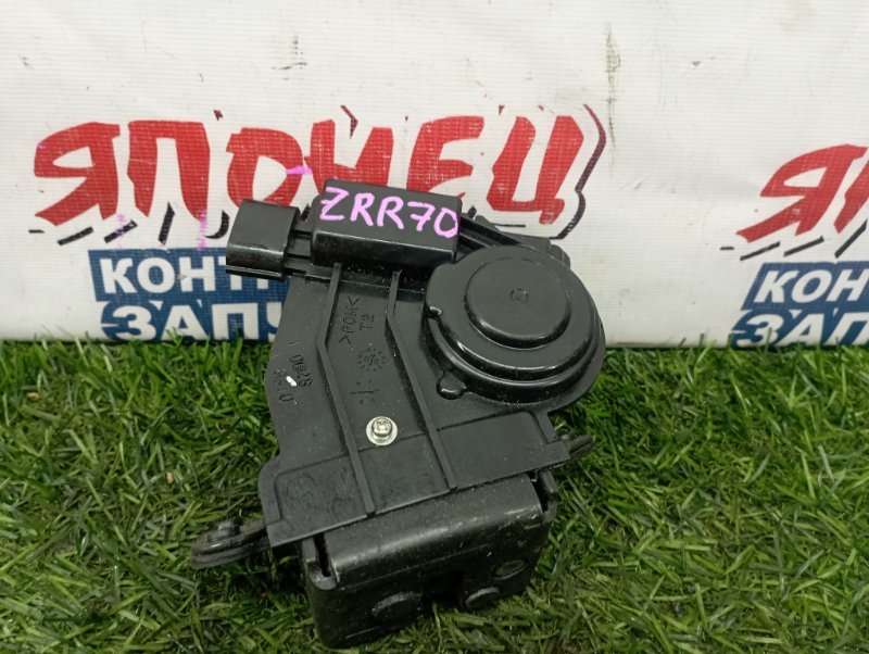 Замок двери багажника TOYOTA VOXY ZRR70 3ZR-FE (б/у)