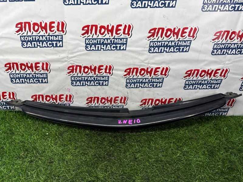 Решетка радиатора TOYOTA WISH ZNE10 1ZZ-FE (б/у)
