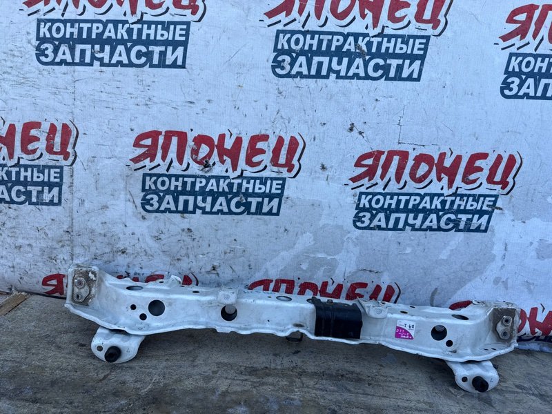 Планка радиатора TOYOTA RACTIS NCP120 1NZ-FE (б/у)