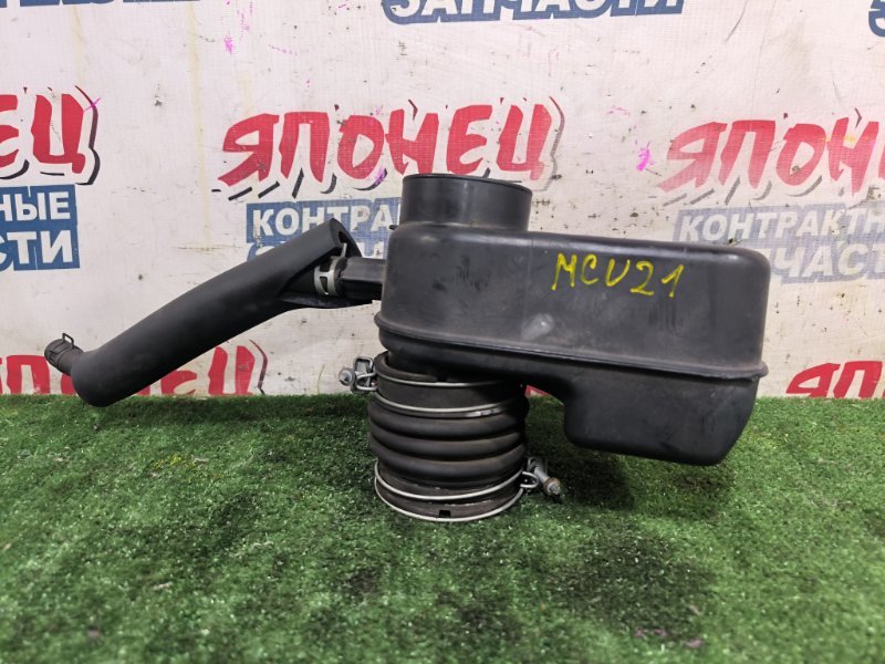 Патрубок воздушного фильтра TOYOTA CAMRY GRACIA MCV21 2MZ-FE (б/у)