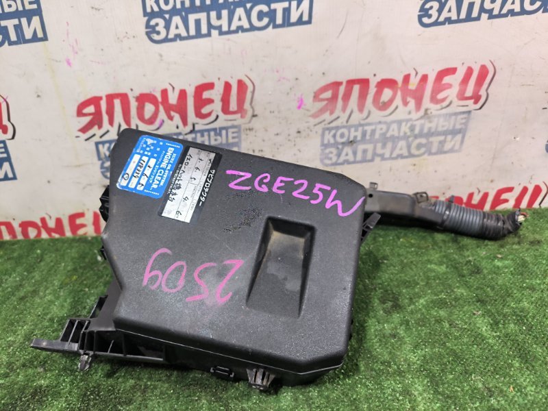 Блок предохранителей под капот TOYOTA WISH ZGE25 2ZR-FAE (б/у)