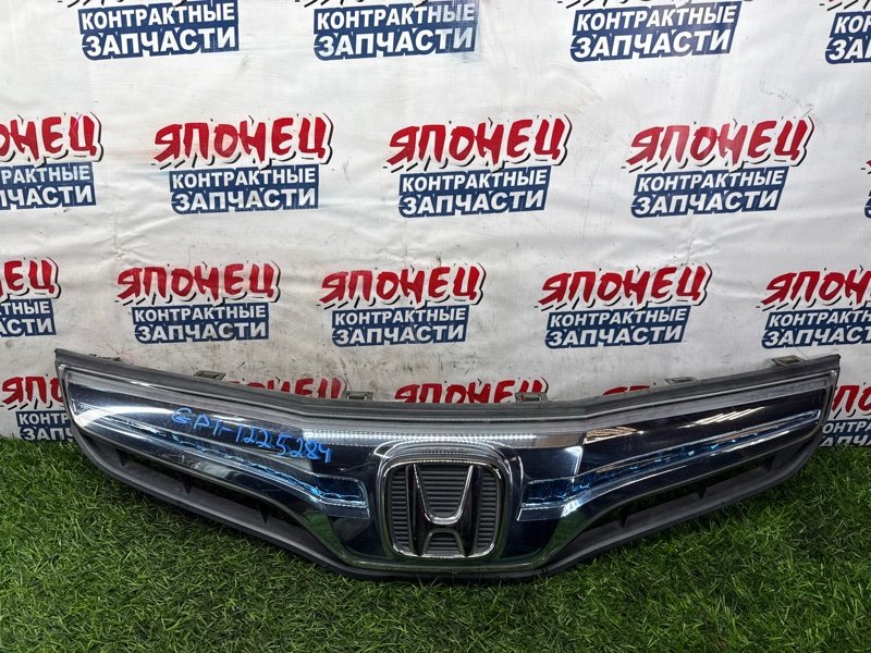 Решетка радиатора HONDA FIT GP1 LDA (б/у)