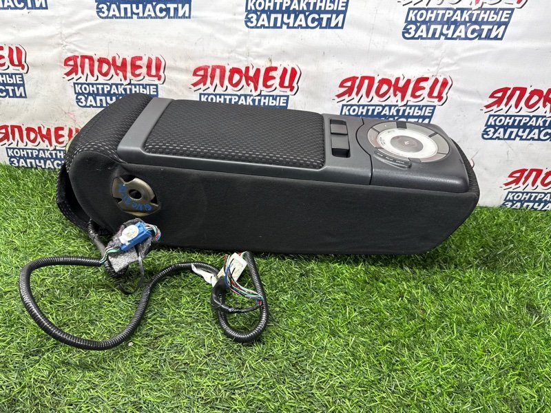 Бардачок между сиденьями TOYOTA BB QNC21 3SZ-VE (б/у)