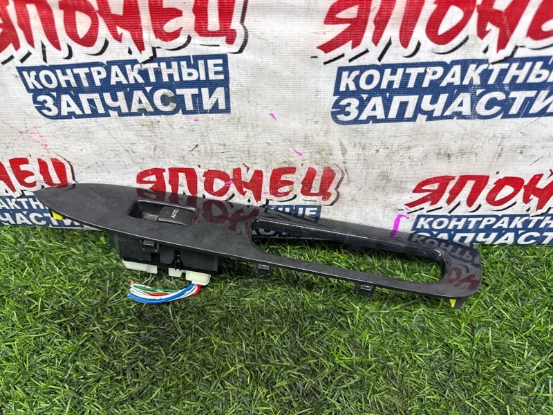 Кнопка стеклоподъемника TOYOTA WISH ZNE10 1ZZ-FE задняя левая (б/у)