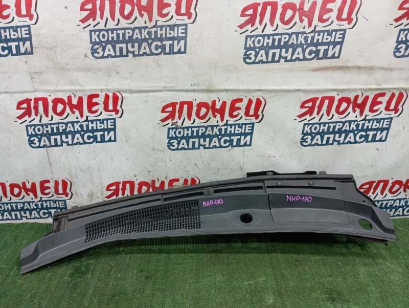 Решетка, жабо под дворники TOYOTA SIENTA NHP170 1NZ-FXE (б/у)
