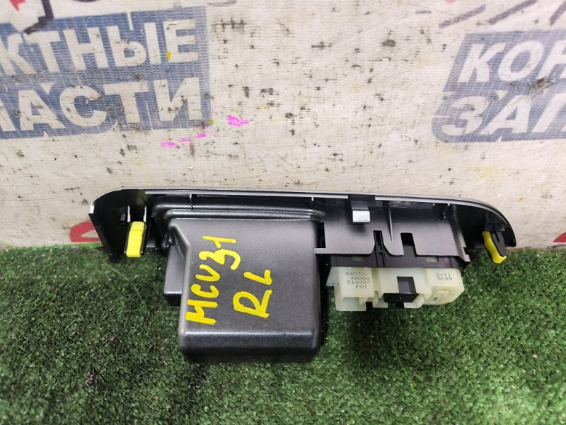 Кнопка стеклоподъемника TOYOTA HARRIER MCU31 1MZ-FE задняя левая (б/у)