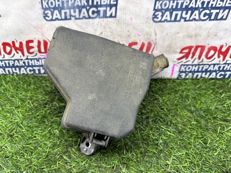 Блок предохранителей под капот TOYOTA RACTIS NCP120 1NZ-FE (б/у)