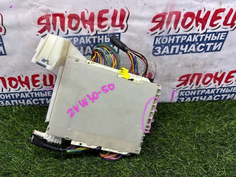 Блок предохранителей салона TOYOTA PRIUS ZVW30 2ZR-FXE (б/у)
