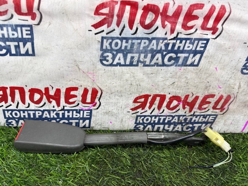 Замок ремня безопасности ISUZU ELF NHR69E 4JG2 (б/у)