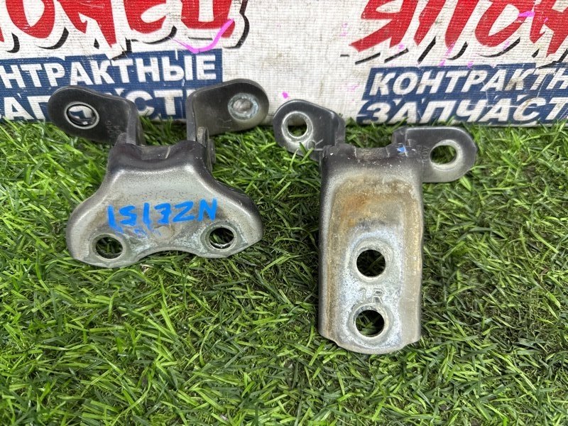Петля двери TOYOTA COROLLA RUMION NZE151 1NZ-FE передняя правая (б/у)