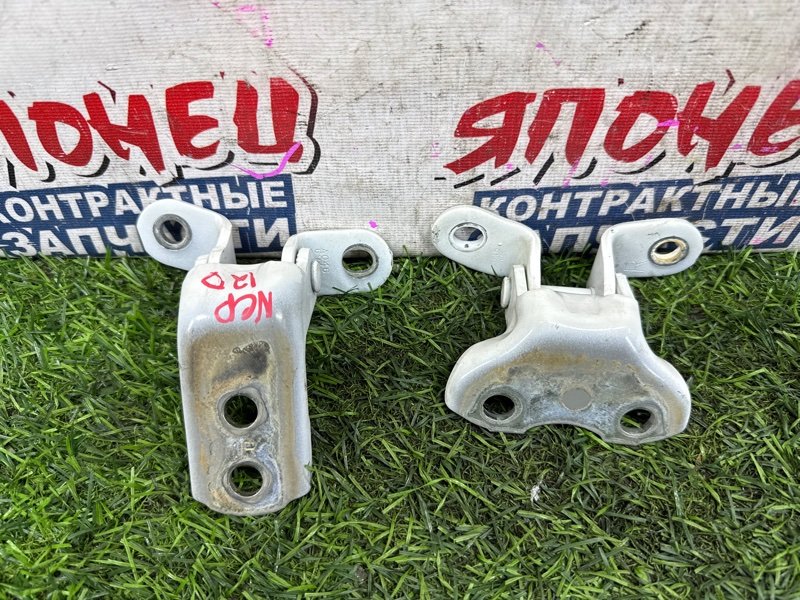 Петля двери TOYOTA RACTIS NCP120 1NZ-FE передняя правая (б/у)