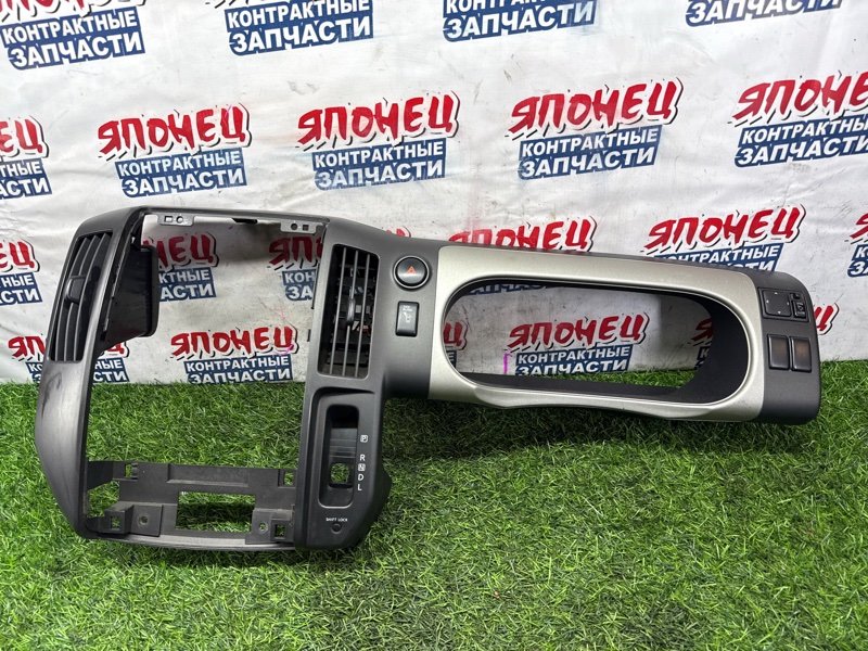Консоль панели приборов NISSAN SERENA C25 MR20DE (б/у)