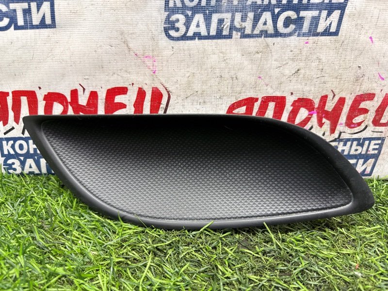 Заглушка бампера TOYOTA VITZ SCP90 2SZ-FE передняя правая (б/у)