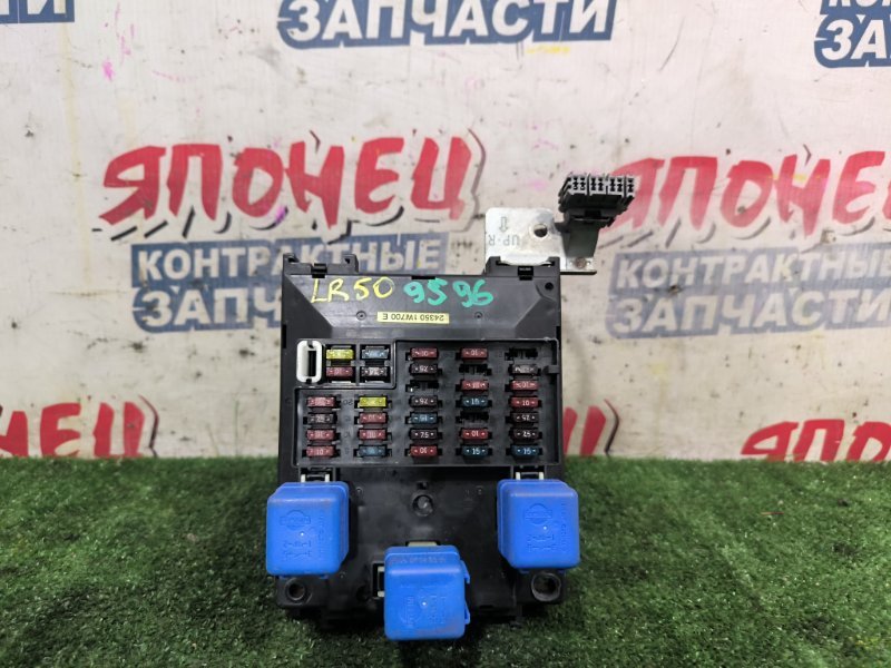 Блок предохранителей салона NISSAN TERRANO LR50 VG33E (б/у)