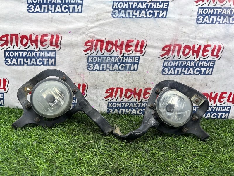 Фара противотуманная TOYOTA RACTIS NCP120 1NZ-FE (б/у)