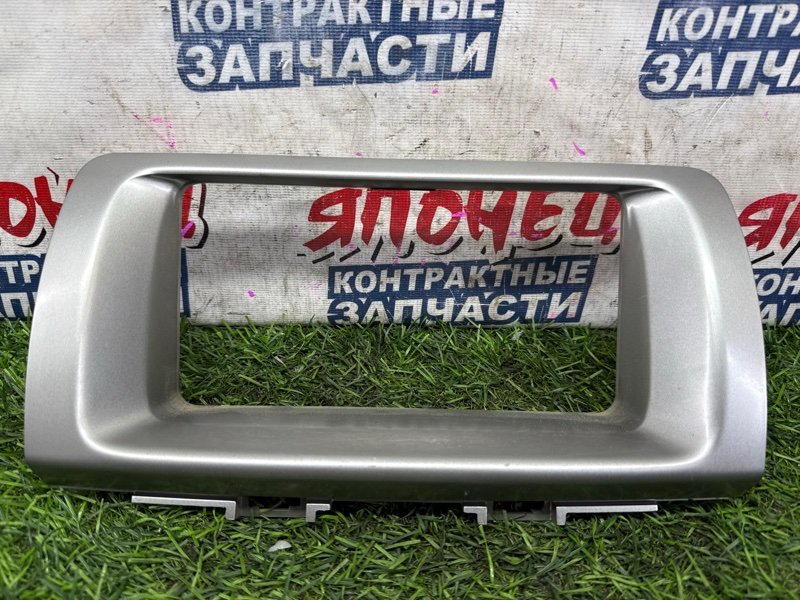 Консоль магнитофона TOYOTA BB QNC21 3SZ-VE (б/у)