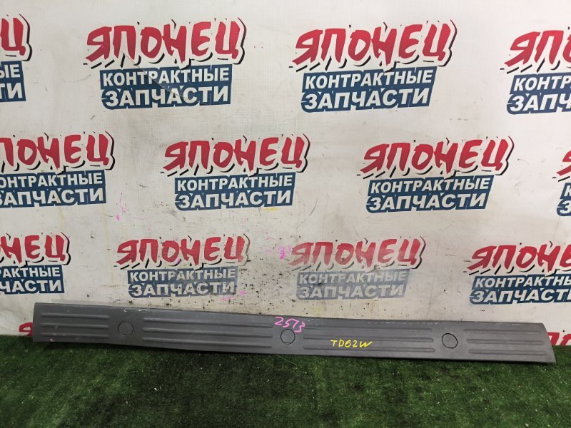 Накладка на порог багажника SUZUKI ESCUDO TD62W H25A (б/у)