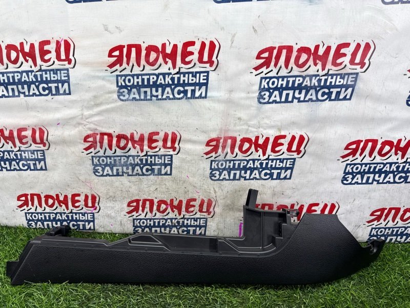 Накладка на центральную консоль SUBARU FORESTER SH5 EJ204 правая (б/у)