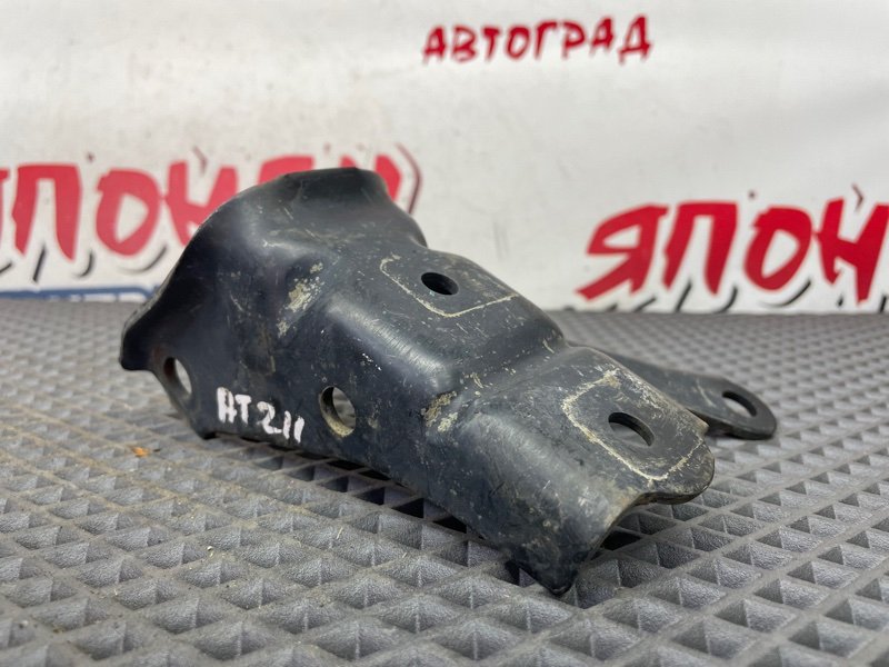 Кронштейн опоры двигателя TOYOTA CARINA AT211 7A-FE задний (б/у)