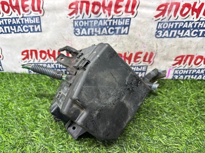 Блок предохранителей под капот TOYOTA VITZ SCP90 2SZ-FE (б/у)