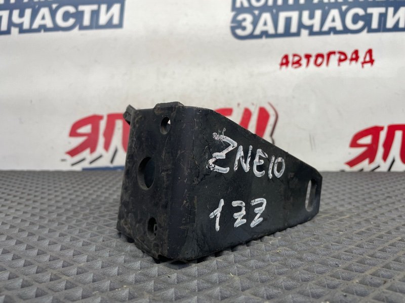 Кронштейн опоры двигателя TOYOTA WISH ZNE10 1ZZ-FE правый (б/у)