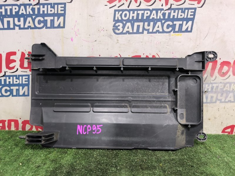 Дефлектор радиатора TOYOTA VITZ NCP95 2NZ-FE (б/у)