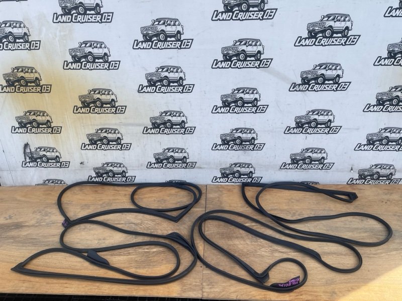 Уплотнитель двери TOYOTA LAND CRUISER PRADO GRJ150 1GR-FE (б/у)