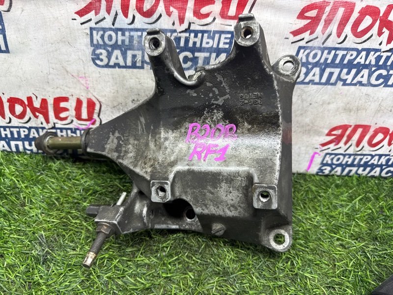 Кронштейн компрессора кондиционера HONDA STEPWGN RF1 B20B (б/у)