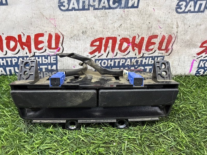 Подстаканник TOYOTA BB QNC21 3SZ-VE (б/у)