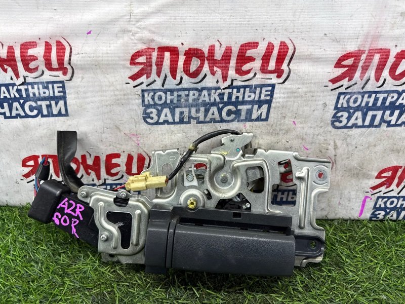 Замок двери TOYOTA NOAH AZR60 1AZ-FSE задний левый (б/у)