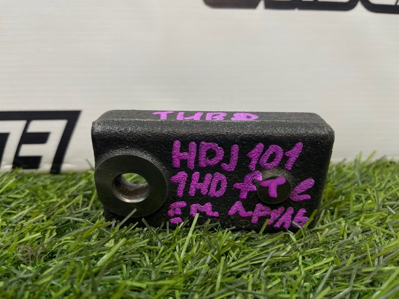 Кронштейн TOYOTA LAND CRUISER HDJ101 1HD-FTE (б/у)