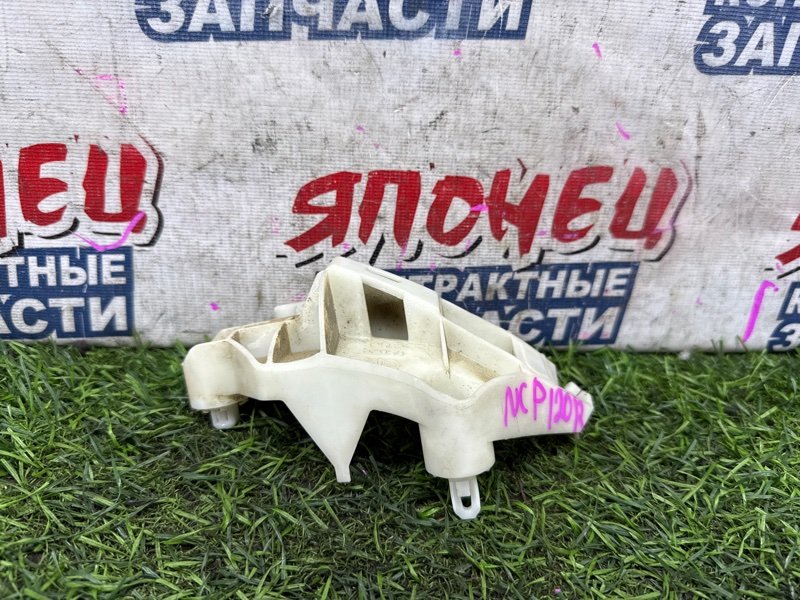 Крепление бампера TOYOTA RACTIS NCP120 1NZ-FE заднее правое (б/у)