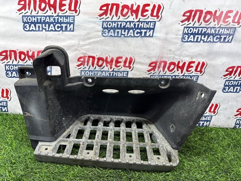 Подножка ISUZU ELF NHR69E 4JG2 передняя левая (б/у)