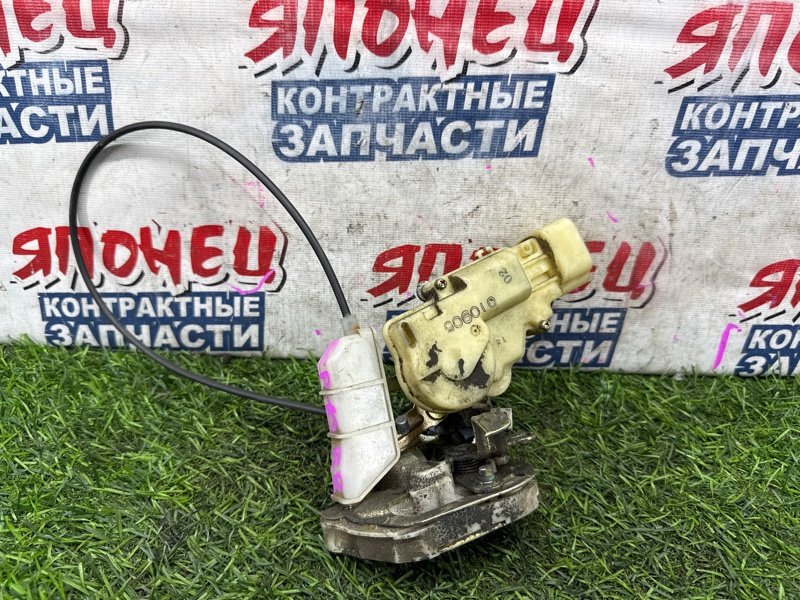 Замок двери TOYOTA VITZ SCP10 1SZ-FE задний правый (б/у)