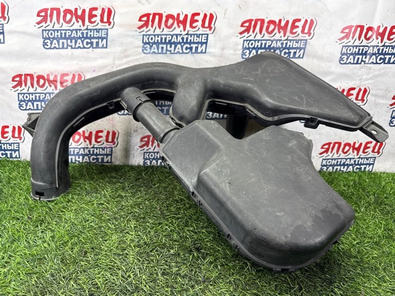 Воздухозаборник NISSAN SERENA C25 MR20DE (б/у)