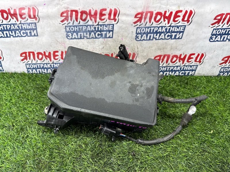 Блок предохранителей под капот TOYOTA PRIUS ZVW30 2ZR-FXE (б/у)