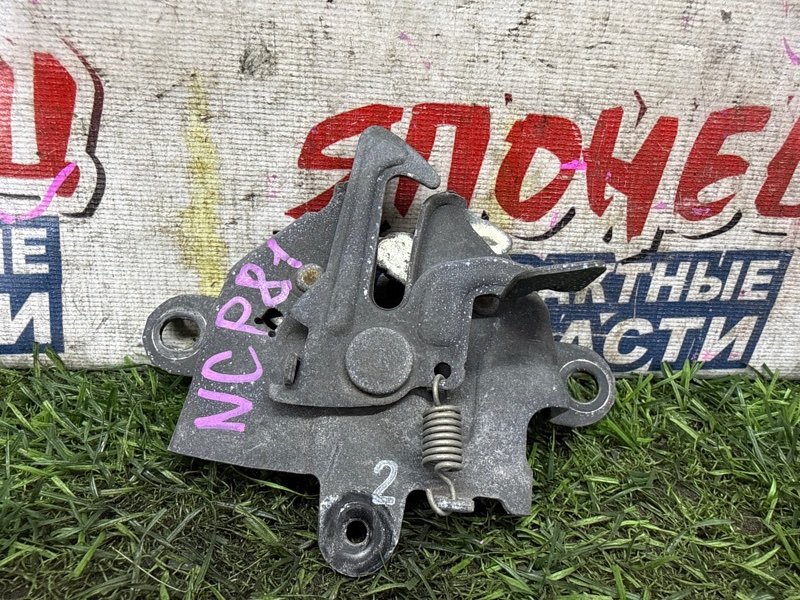 Замок капота TOYOTA SIENTA NCP81 1NZ-FE (б/у)