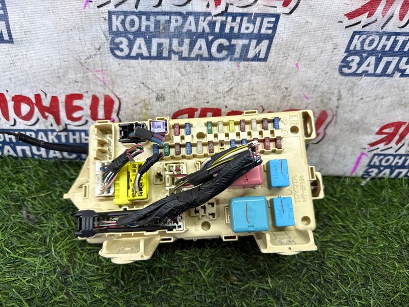 Блок предохранителей салона TOYOTA WISH ZNE10 1ZZ-FE (б/у)