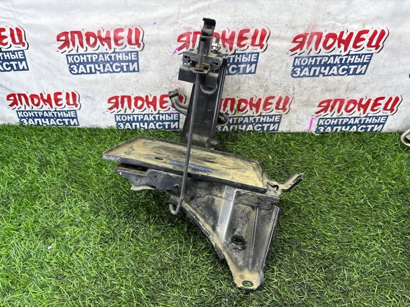 Крепление аккумулятора TOYOTA RACTIS NCP120 1NZ-FE (б/у)
