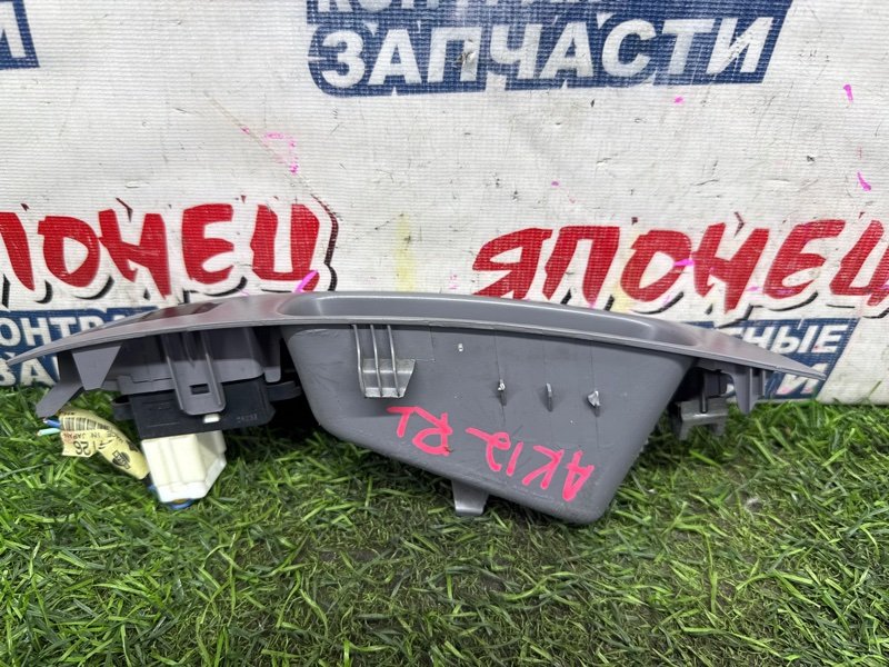 Кнопка стеклоподъемника NISSAN MARCH AK12 CR12DE задняя левая (б/у)