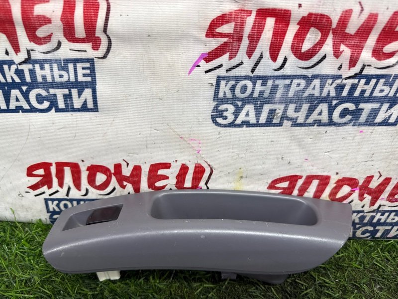 Кнопка стеклоподъемника NISSAN MARCH AK12 CR12DE задняя правая (б/у)