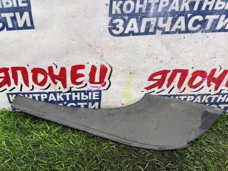 Уголок решетки под дворники TOYOTA WISH ZGE25 2ZR-FAE передний правый (б/у)