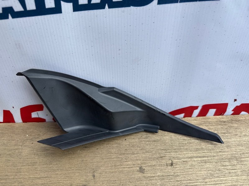 Уголок решетки под дворники SUBARU FORESTER SH5 EJ204 правый (б/у)