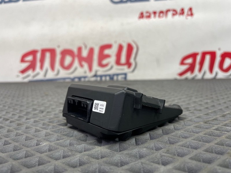 КАМЕРА ПЕРЕДНЕГО ВИДА HONDA VEZEL RU3 L15A (б/у)