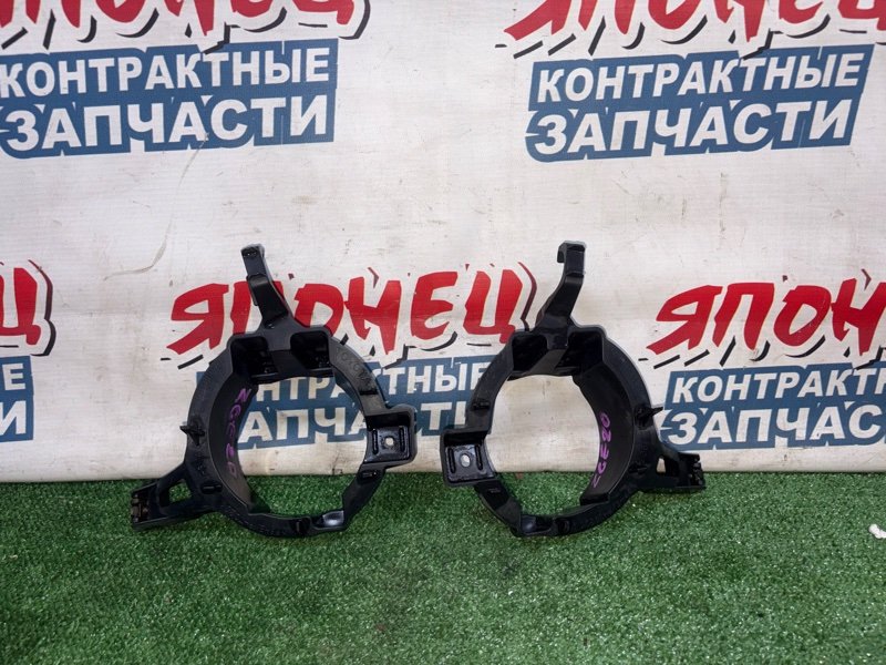 Крепление противотуманной фары TOYOTA WISH ZGE20 2ZR-FAE (б/у)